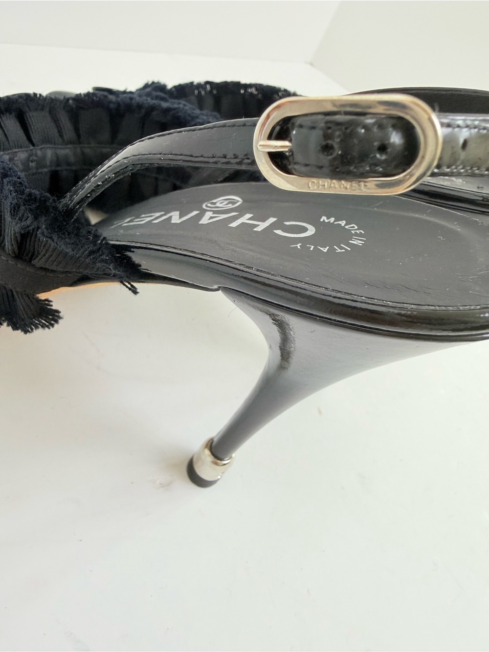 Chanel 12P Black Patent Fringe Bow Slingback Heels CC Logo Sandals EU 39 - Picture 7 of 11